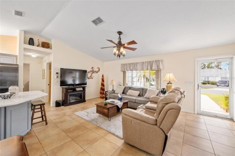 House in Summerfield, Florida 2 bedrooms, 120.4 sq.m. № 2393740 - photo 9