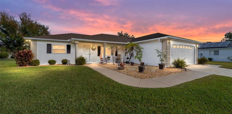 House in Summerfield, Florida 2 bedrooms, 120.4 sq.m. № 2393740