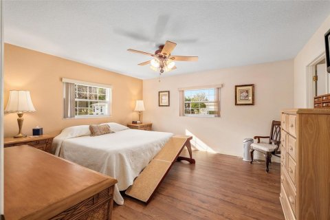 House in Summerfield, Florida 2 bedrooms, 120.4 sq.m. № 2393740 - photo 21