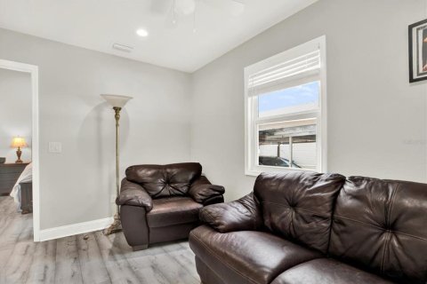 House in Tampa, Florida 2 bedrooms, 105.54 sq.m. № 1613875 - photo 15