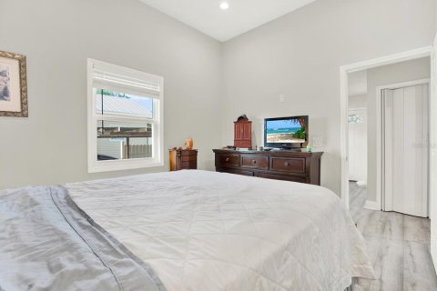 House in Tampa, Florida 2 bedrooms, 105.54 sq.m. № 1613875 - photo 12