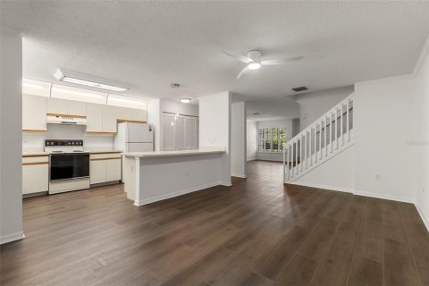 Townhouse in Safety Harbor, Florida 3 bedrooms, 141.3 sq.m. № 1869083 - photo 8
