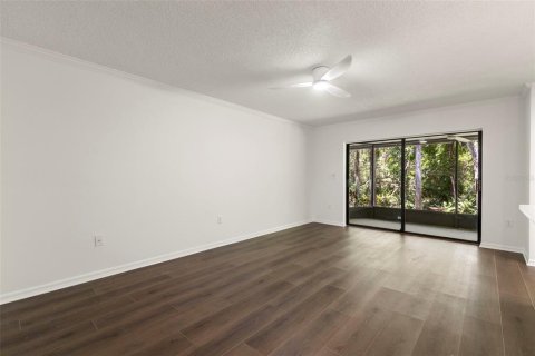 Townhouse in Safety Harbor, Florida 3 bedrooms, 141.3 sq.m. № 1869083 - photo 6