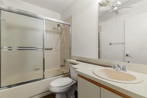 Townhouse in Safety Harbor, Florida 3 bedrooms, 141.3 sq.m. № 1869083 - photo 16