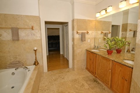 Casa en venta en Saint Petersburg, Florida, 4 dormitorios, 266.91 m2 № 2204156 - foto 8