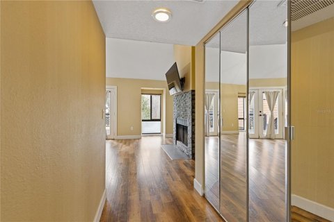 Townhouse in Ocala, Florida 2 bedrooms, 132.39 sq.m. № 2239424 - photo 6