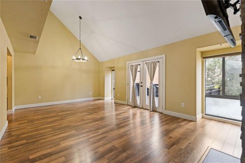Townhouse in Ocala, Florida 2 bedrooms, 132.39 sq.m. № 2239424 - photo 12