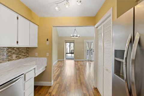 Townhouse in Ocala, Florida 2 bedrooms, 132.39 sq.m. № 2239424 - photo 20
