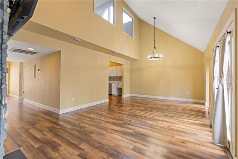 Townhouse in Ocala, Florida 2 bedrooms, 132.39 sq.m. № 2239424 - photo 9
