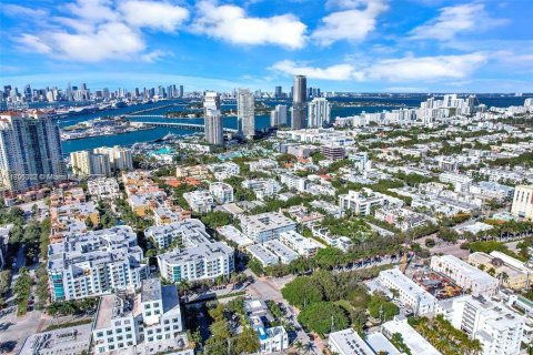 Condominio en alquiler en Miami Beach, Florida, 2 dormitorios, 102.19 m2 № 1878845 - foto 10