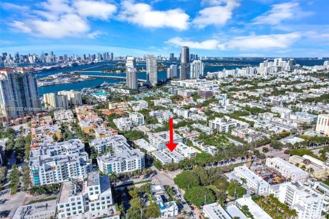 Condominio en alquiler en Miami Beach, Florida, 2 dormitorios, 102.19 m2 № 1878845 - foto 12