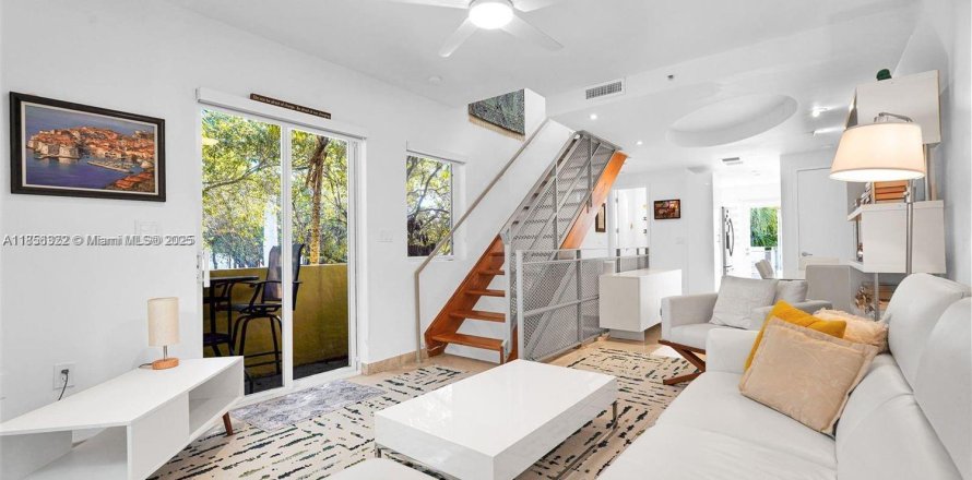 Condominio en Miami Beach, Florida, 2 dormitorios № 1878845