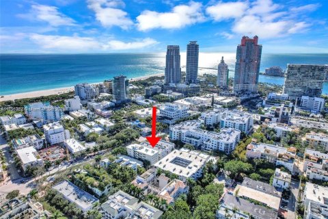 Condominio en alquiler en Miami Beach, Florida, 2 dormitorios, 102.19 m2 № 1878845 - foto 9