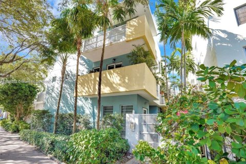 Condominio en alquiler en Miami Beach, Florida, 2 dormitorios, 102.19 m2 № 1878845 - foto 8