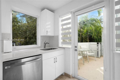 Condominio en alquiler en Miami Beach, Florida, 2 dormitorios, 102.19 m2 № 1878845 - foto 17
