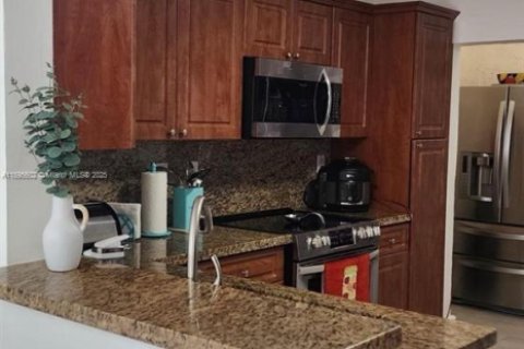 Купить виллу или дом в Майами, Флорида 4 спальни, 221.48м2, № 2081470 - фото 7
