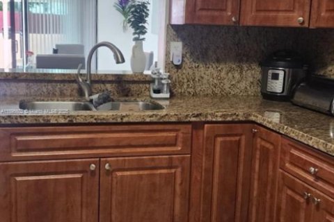 Купить виллу или дом в Майами, Флорида 4 спальни, 221.48м2, № 2081470 - фото 5