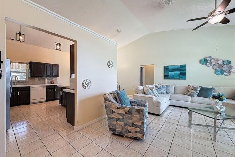 House in Kissimmee, Florida 3 bedrooms, 142.42 sq.m. № 1874100 - photo 9