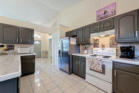 House in Kissimmee, Florida 3 bedrooms, 142.42 sq.m. № 1874100 - photo 13