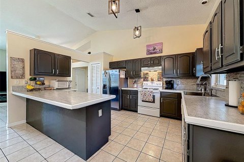 House in Kissimmee, Florida 3 bedrooms, 142.42 sq.m. № 1874100 - photo 11