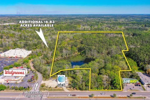 Commercial property in De Funiak Springs, Florida № 560142 - photo 1