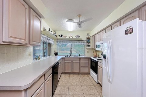 Casa en venta en Spring Hill, Florida, 2 dormitorios, 144.93 m2 № 1873947 - foto 4