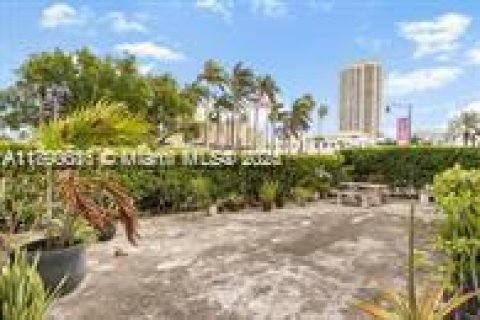 Condominio en venta en Miami Beach, Florida, 37.16 m2 № 1939083 - foto 12