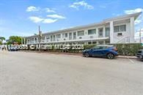 Condominio en venta en Miami Beach, Florida, 37.16 m2 № 1939083 - foto 16