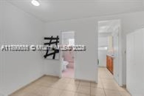 Condominio en venta en Miami Beach, Florida, 37.16 m2 № 1939083 - foto 6