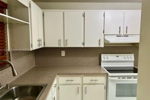 Купить кондоминиум в Хайалиа, Флорида 2 спальни, 78.97м2, № 1936613 - фото 9