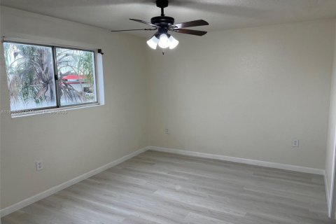 Купить кондоминиум в Хайалиа, Флорида 2 спальни, 78.97м2, № 1936613 - фото 3