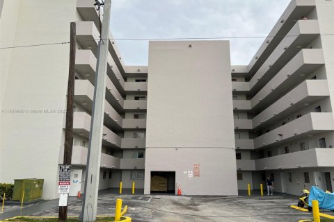 Купить кондоминиум в Хайалиа, Флорида 2 спальни, 78.97м2, № 1936613 - фото 1