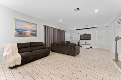 Casa en venta en Kissimmee, Florida, 5 dormitorios, 319.21 m2 № 2218885 - foto 25