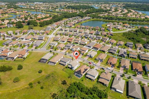 Casa en venta en Kissimmee, Florida, 5 dormitorios, 319.21 m2 № 2218885 - foto 6