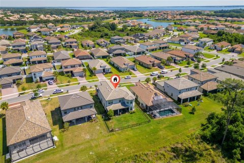 Casa en venta en Kissimmee, Florida, 5 dormitorios, 319.21 m2 № 2218885 - foto 7