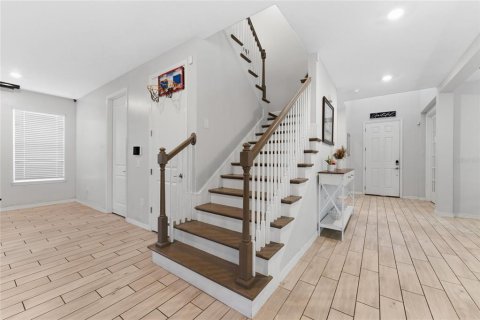 Casa en venta en Kissimmee, Florida, 5 dormitorios, 319.21 m2 № 2218885 - foto 24