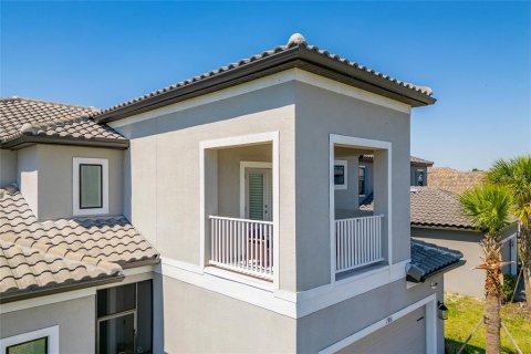 Casa en venta en Kissimmee, Florida, 5 dormitorios, 319.21 m2 № 2218885 - foto 12