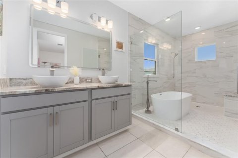 Casa en venta en Kissimmee, Florida, 5 dormitorios, 319.21 m2 № 2218885 - foto 30