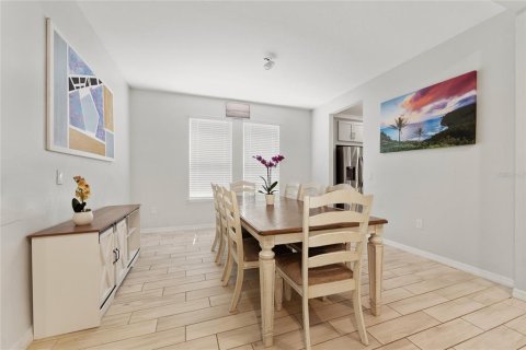 Casa en venta en Kissimmee, Florida, 5 dormitorios, 319.21 m2 № 2218885 - foto 15