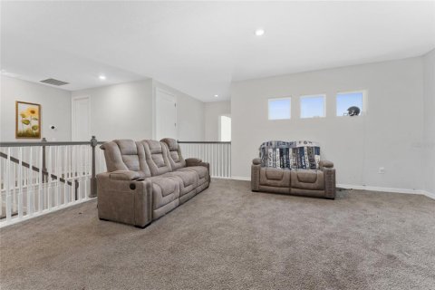 Casa en venta en Kissimmee, Florida, 5 dormitorios, 319.21 m2 № 2218885 - foto 29
