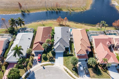 House in Wellington, Florida 3 bedrooms, 166.3 sq.m. № 2030493 - photo 25