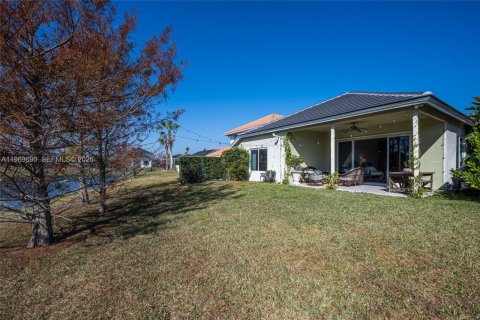 House in Wellington, Florida 3 bedrooms, 166.3 sq.m. № 2030493 - photo 21