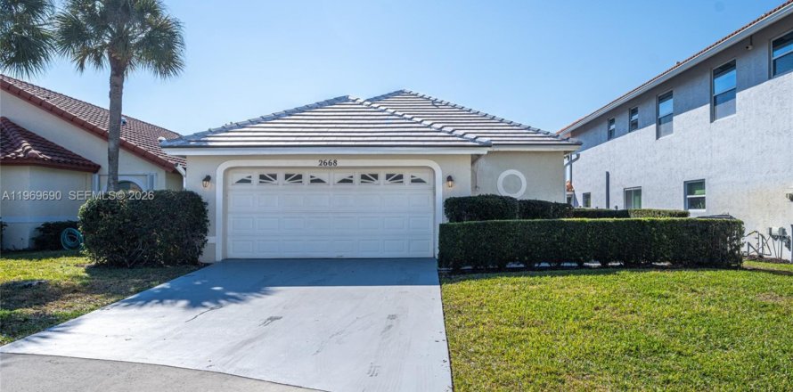 House in Wellington, Florida 3 bedrooms, 166.3 sq.m. № 2030493