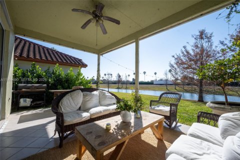 House in Wellington, Florida 3 bedrooms, 166.3 sq.m. № 2030493 - photo 20