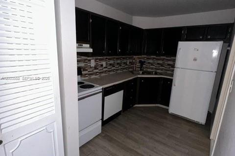 Condo in Oakland Park, Florida, 1 bedroom  № 2068529 - photo 7