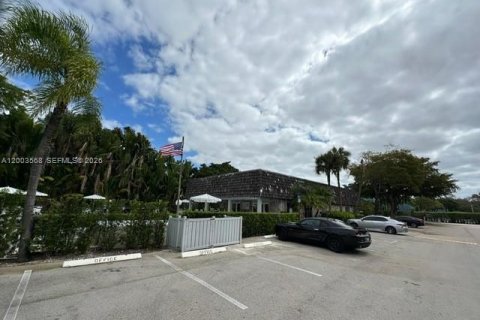 Condo in Oakland Park, Florida, 1 bedroom  № 2068529 - photo 28