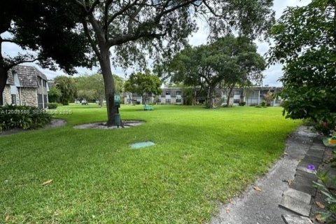Condo in Oakland Park, Florida, 1 bedroom  № 2068529 - photo 23