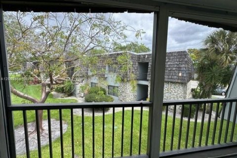 Condo in Oakland Park, Florida, 1 bedroom  № 2068529 - photo 21
