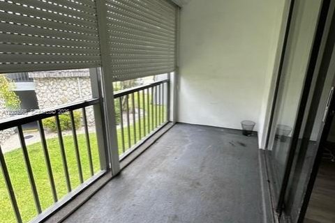 Condo in Oakland Park, Florida, 1 bedroom  № 2068529 - photo 19