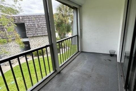 Condo in Oakland Park, Florida, 1 bedroom  № 2068529 - photo 20
